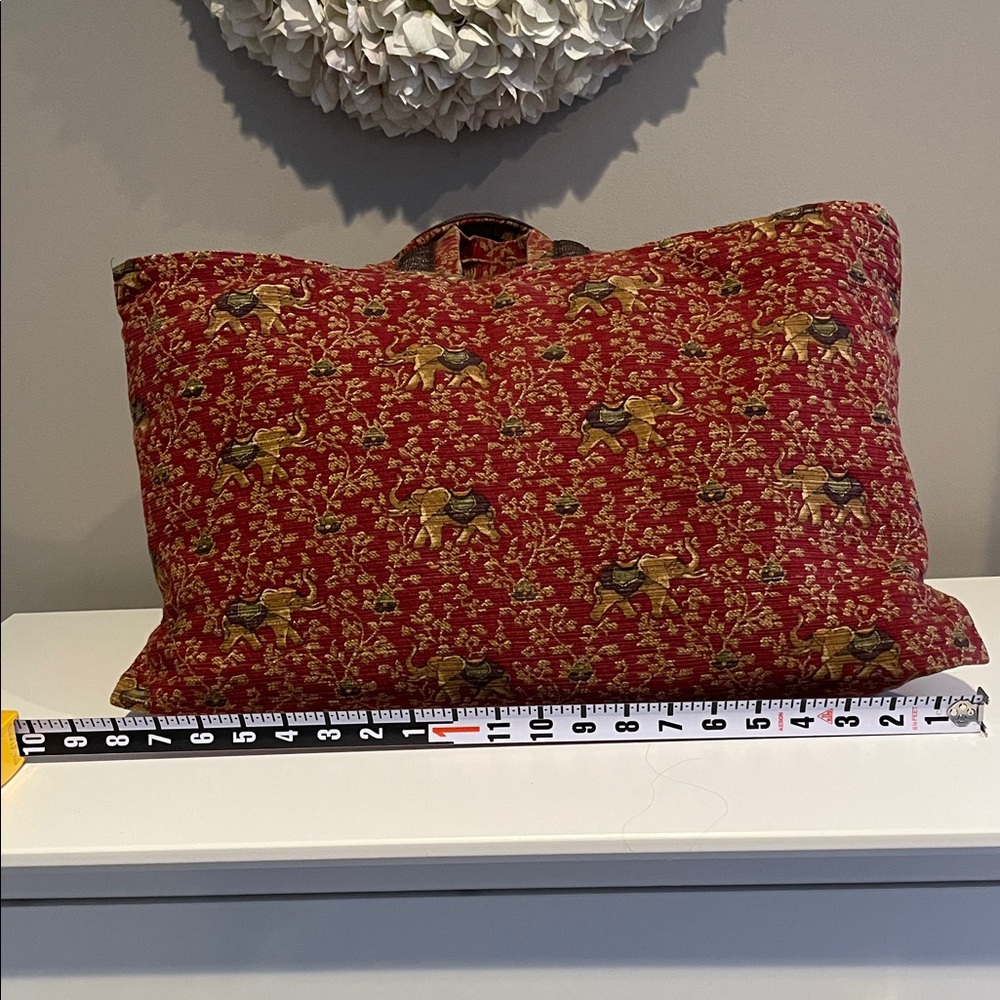 Red Tapestry Tote Bag  ***FINAL OFFER*** - Picture 5 of 10